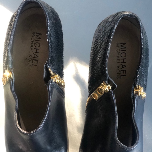 Michael Kors heeled ankle boots - Picture 5 of 6